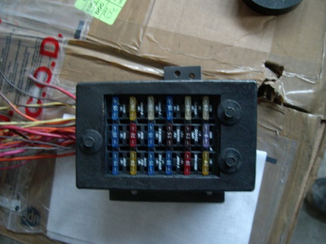 dashfusebox02.jpg